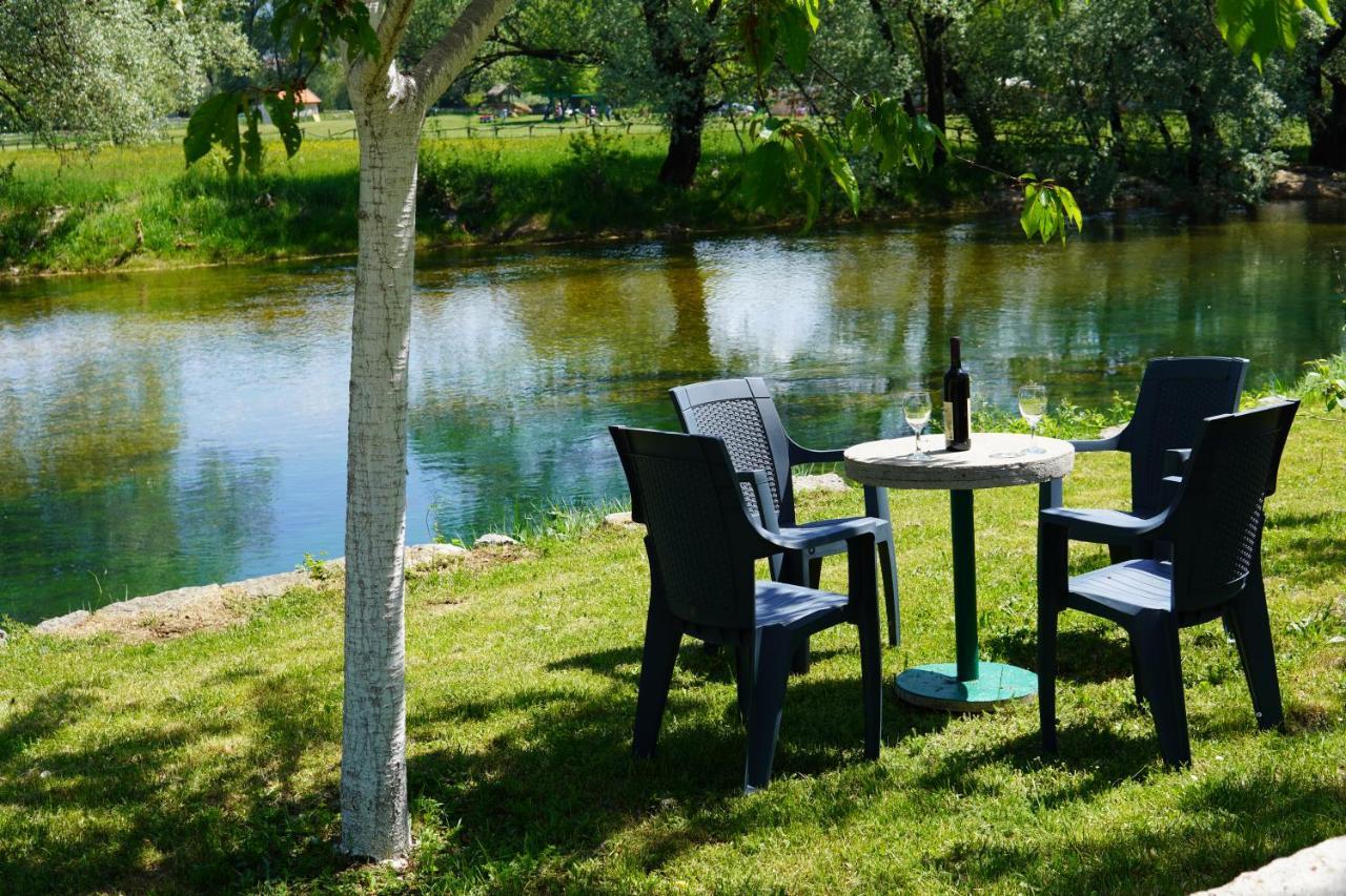 Apartments Manitovac M Nikšić Esterno foto