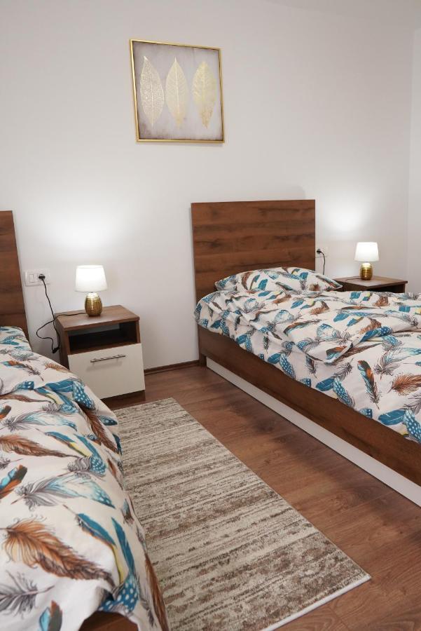 Apartments Manitovac M Nikšić Esterno foto