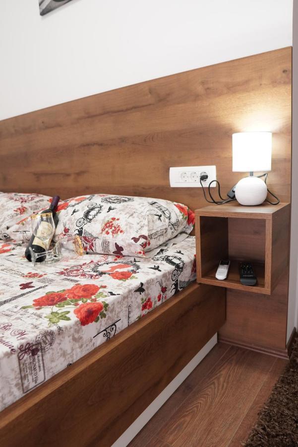 Apartments Manitovac M Nikšić Esterno foto