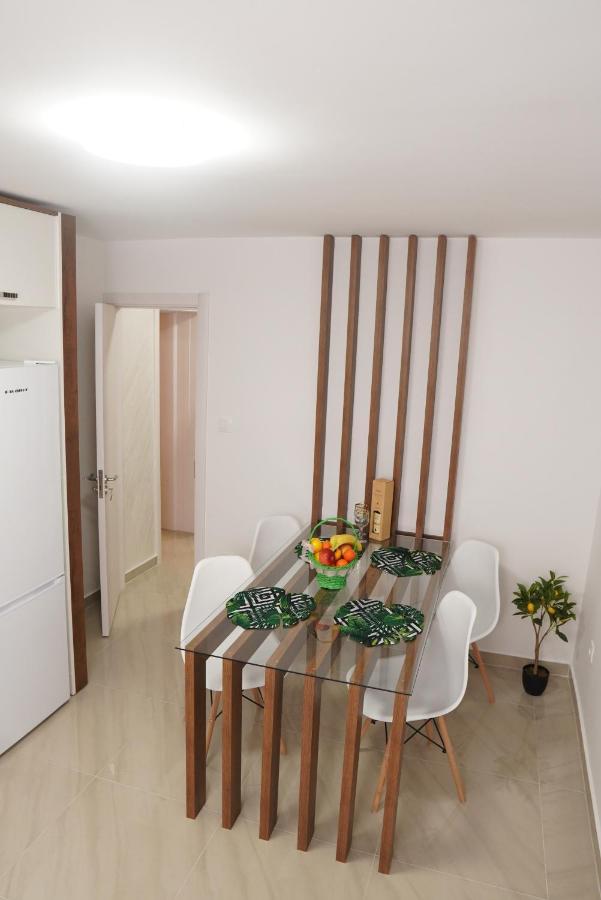 Apartments Manitovac M Nikšić Esterno foto