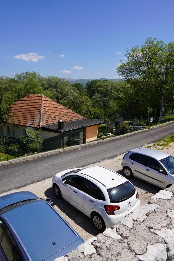 Apartments Manitovac M Nikšić Esterno foto